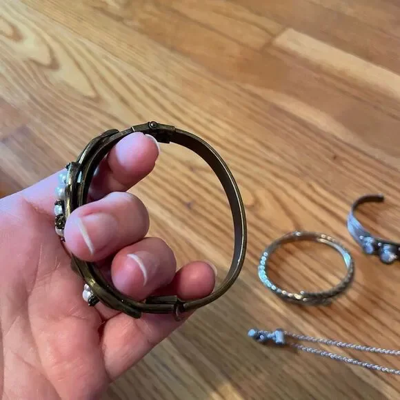 JEWELRY | bundle of 4 bracelets - Picture 4 of 16